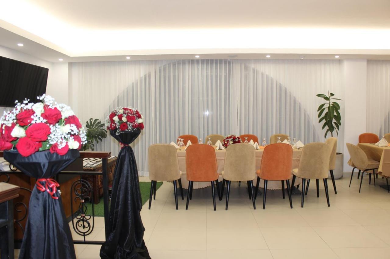 Elmos Hotel Addis Ababa Bagian luar foto