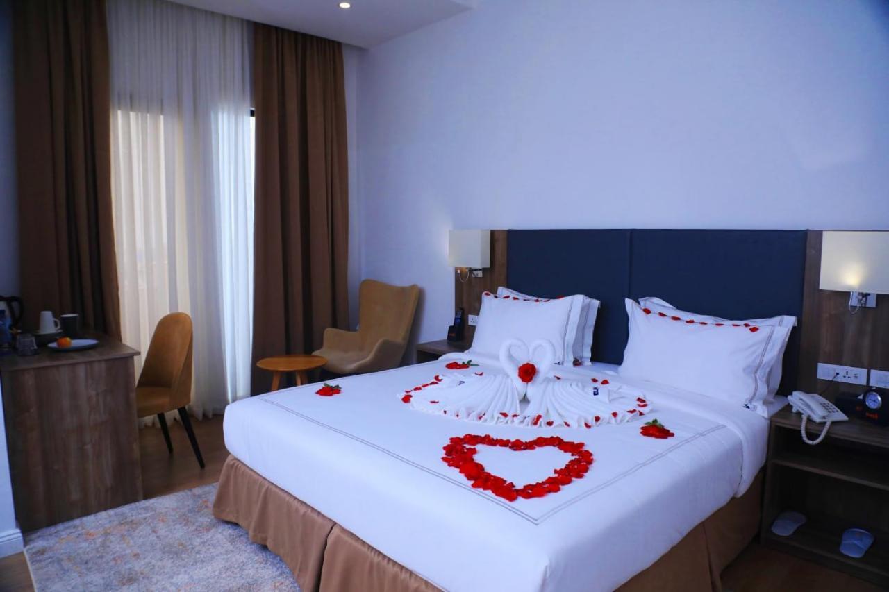 Elmos Hotel Addis Ababa Bagian luar foto