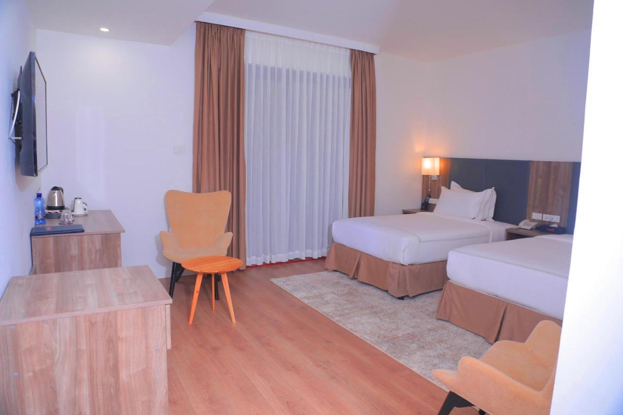 Elmos Hotel Addis Ababa Bagian luar foto