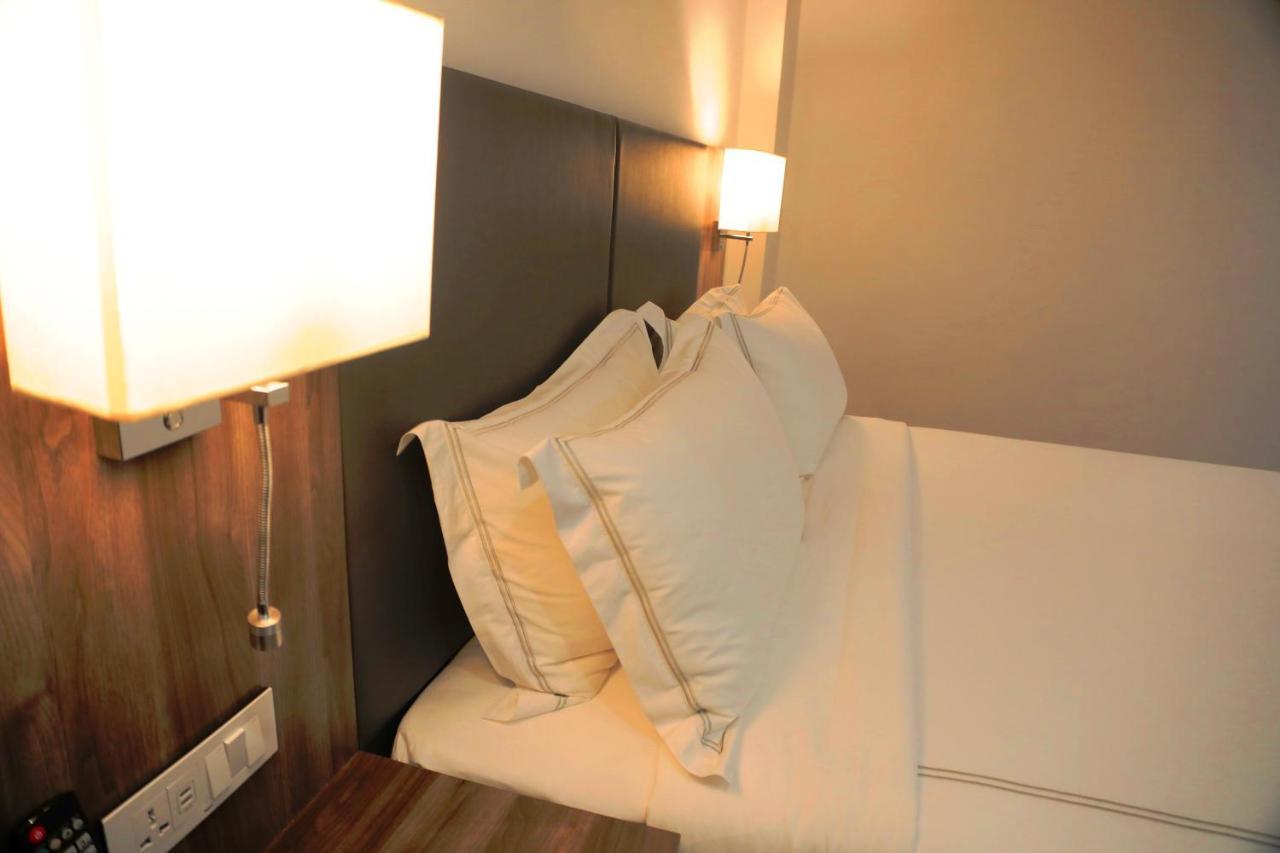 Elmos Hotel Addis Ababa Bagian luar foto