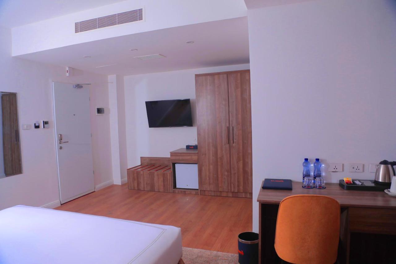 Elmos Hotel Addis Ababa Bagian luar foto