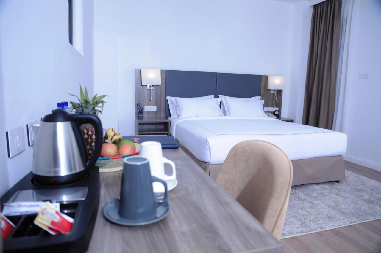 Elmos Hotel Addis Ababa Bagian luar foto